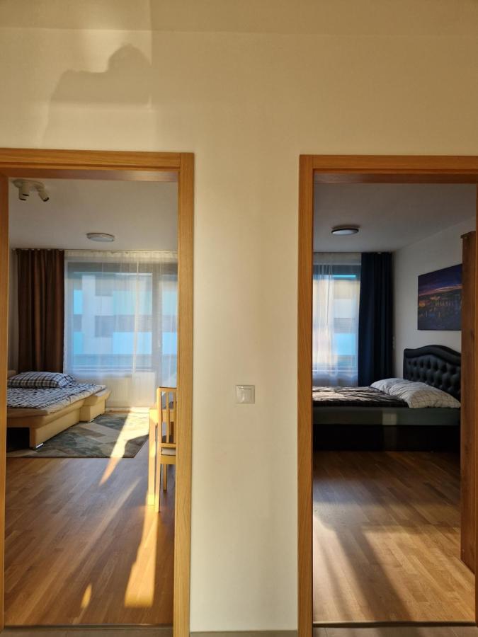 Vltava Apartments Praha Bagian luar foto